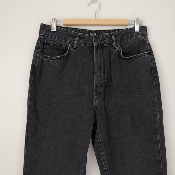 BDG High-Waisted Mom Jeans Washed Black Denim Size 30 Urban Outfitters - Picture 7 of 16